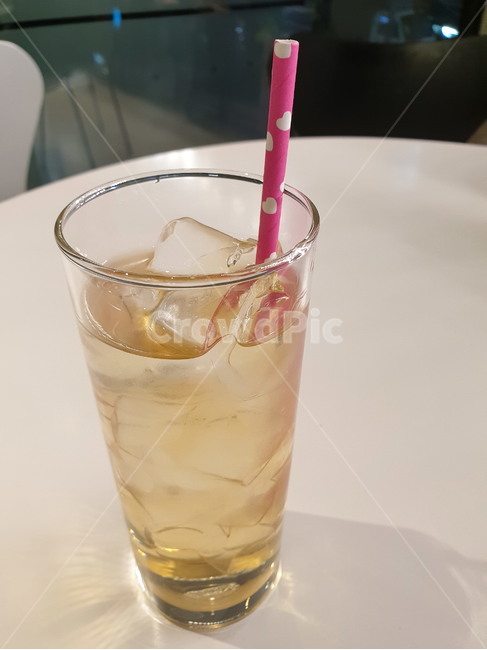 카페,cafe,음료수,drink,tea,유리컵,글래스,glass,컵,cup,빨대,straw,맛있는,맛집,시원한,얼음,ice,차,peppermint,페퍼민트,물,water,디저트,후식,dessert,시원하다,차가운,차갑다,음료수,drink,beverage