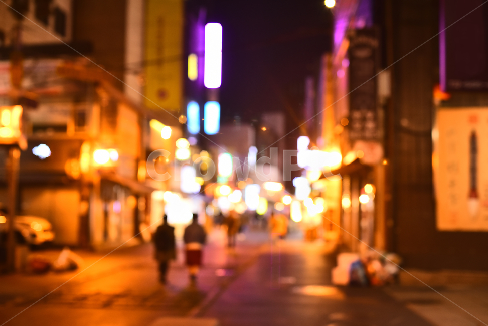 야경,감성사진,풍경,밤풍경,야간,나이트,조명,불빛,명암,두사람,네온사인,night,nightview,nightscene,nightscape,서울,뒷골목,늦은밤,걸어가다,사람들,분위기,배경,바탕,백그라운드,background,sensible,emotional