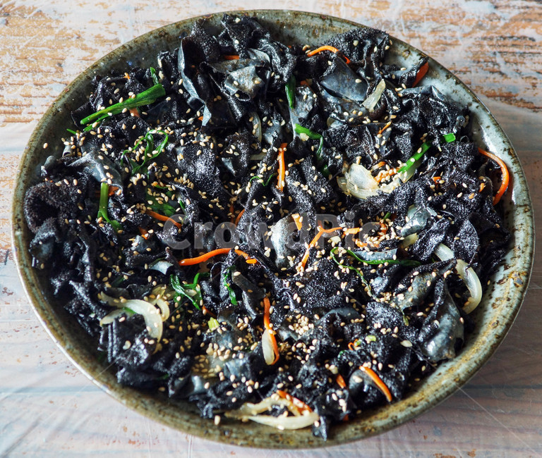 석이버섯,볶음,버섯,몸보신,향토음식,음식,식재료,요리,food,cook,meal,dishes,food reserves,한식,한국음식,한국요리,korean food,korean dishes,korean meal,korean cook