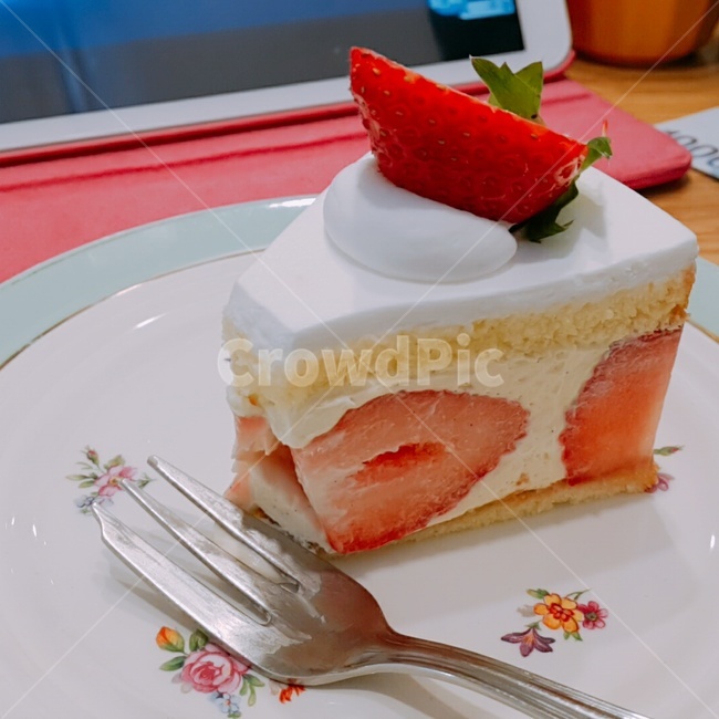 딸기,케이크,카페,접시,생크림