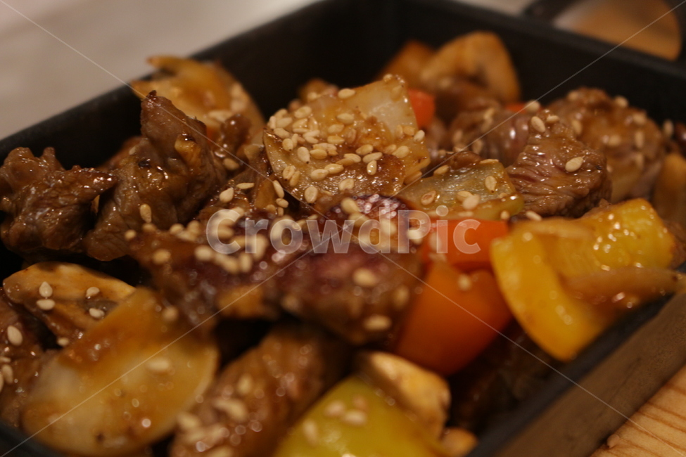 음식,플레이팅,고기,찹스테이크,철판,요리,맛있는,안주,음식,식재료,요리,food,cook,meal,dishes,food reserves,육류,고기,meat