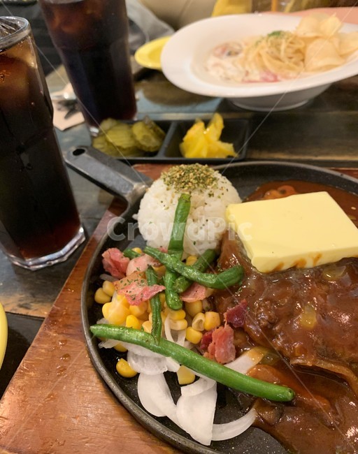 스테이크,콜라,양식,버터,까르보나라,고기,식당,옥수수,피클
