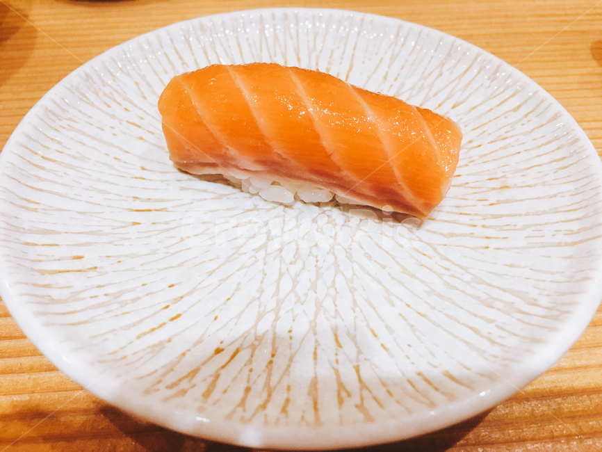 초밥,회,스시,접시,일식,코스,연어,sushi,japanessfood,cuisine,음식,food,plate,생선,raw,연어뱃살,salmon