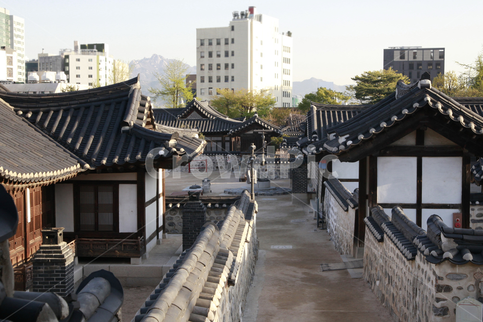 한옥,마을,한옥마을,지붕,풍경,여행,빈티지,전통,건물,컬러풀,하늘,구름,스카이,기와,기와집,관광,관광지,처마,인테리어,거리,배경,날씨,푸른,파란,골목,한옥풍경,한옥집,주말,주말여행,민속촌,전통집,고건축,한국전통,문화,민속,고궁,여름,생활,건축,역사,전통문화,전통배경,여행지,데이트,나무,문양,전경,스카이뷰,스카이라인,나들이,도심,도시,시티,시가지,도시풍경,종가,토속,city,landscape,한국도시풍경,한국도시경관,korea,cityscape,한국문화,korean,경치,outdoors,옥외,nature,자연,조감도,한국전통,한국문화,korean traditional,korean culture,건축물,건물외관,exterior,building,structure,architecture,construction
