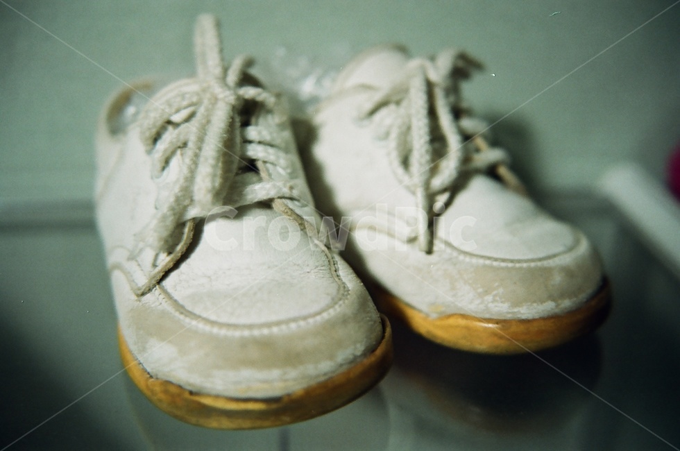 애기,애기신발,baby,shoes,babyshoes,필름,패션스타일,의상,fashion,style,사물,물건,오브젝트,thing,object,matter