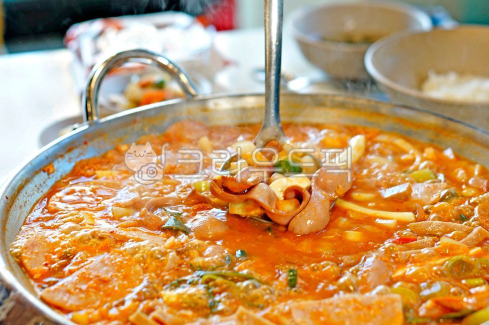 부대찌개,찌개,한식,국물,의정부부대찌개,요리,음식,식사,koreanfood,koreandishes,koreanmeal,koreancook,햄,두부,소세지,meal,food,stew,스튜,한국요리,술안주,국물요리,한국음식