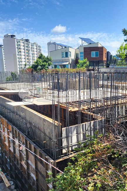 공사현장,산업현장,철근,콘크리트,배관,전선,신축공사,신축현장,짓다,세우다,기초공사,집,하우스,거푸집,시멘트