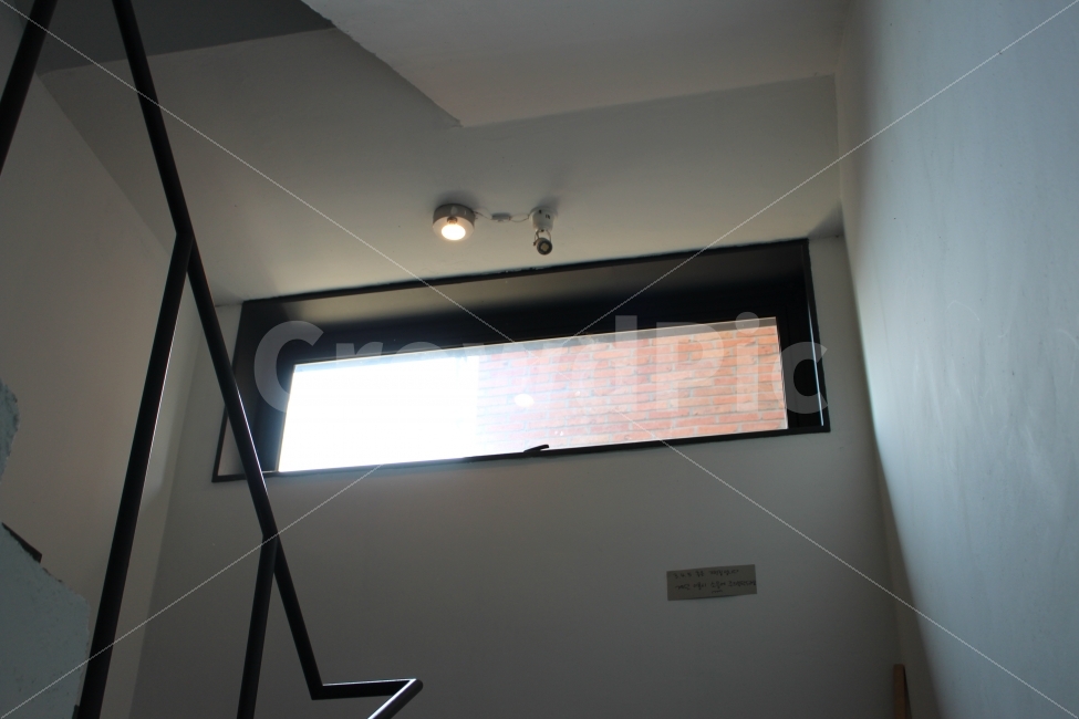 창문,빛,오전,오후,공간,직사각형,흰벽,인테리어,실내디자인,interior design