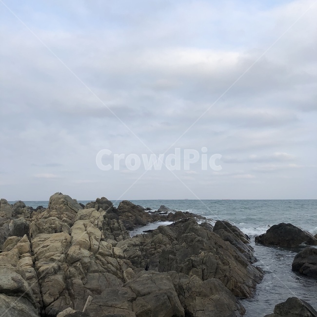 promontory,곶,바다,해변,파도,물,하늘,구름,흐림,바위,rock,water,sky,cloud,sea,beach