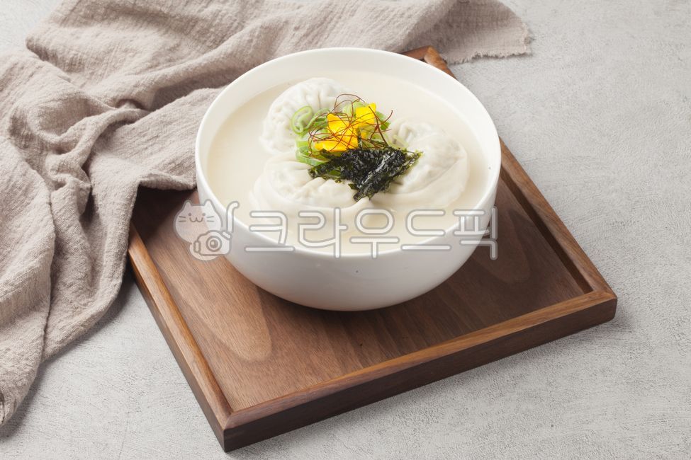 떡국,떡만두국,만두국,만두,가래떡,고명,설음식,명절음식,설날음식,요리