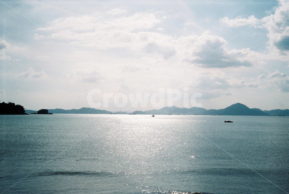 바다,남해,윤슬,풍경,자연,자연,풍경,nature,landscape,감성,sensible,feeling,휴식,힐링,rest,relaxation,healing,land,땅,outdoors,옥외,ocean,대양,sea,water,물,shoreline,해안선