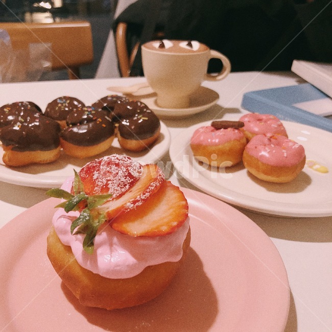 도넛,커피,카페,쿠키,빵,음식,식재료,요리,food,cook,meal,dishes,food reserves,디저트,간식,후식,dessert,snack