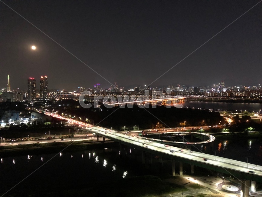 응봉산,서울의밤,서울,저녁,밝은저녁,도로