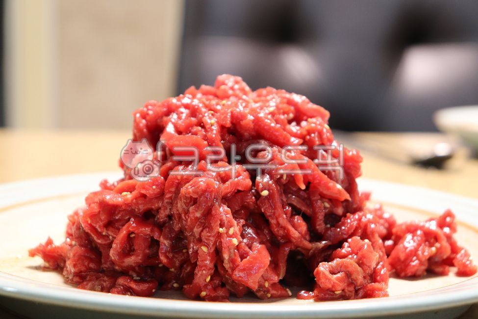 Yukhoe,raw meat,meat,beef,food,seasoning,yukhoe seasoning,yukhoe meat,meat,meal,meat food,meat,beef,beef,snack,fresh,cooking,side dish