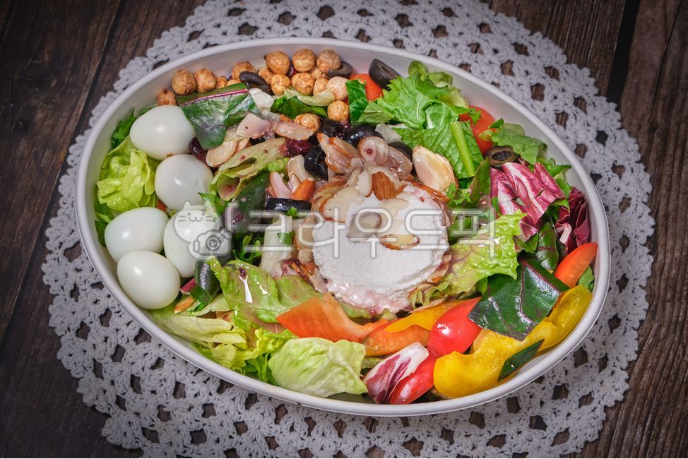 ricotta cheese,salad,gourmet cuisine,Ingredients,restaurant,food ingredients,quail egg,vegetables,lettuce,food,seasonal food,Western food,side food,paprika,chickpeas,cheese salad,healthy food,ricotta cheese salad