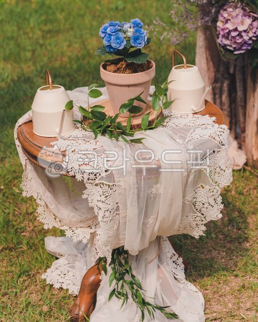 outdoor wedding,pot,small wedding,kettle,flower
