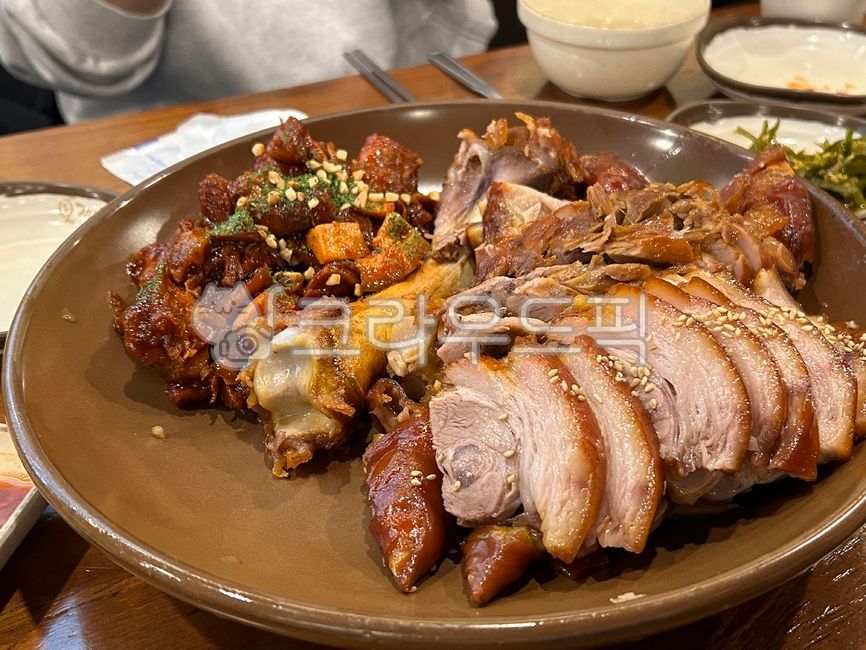 족발,반반족발,매운족발,야식,회식