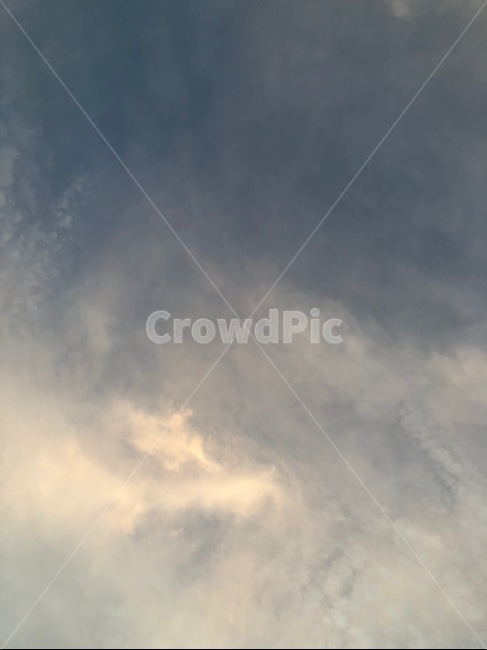 nature,자연,outdoors,옥외,구름,crowd,날씨,파란색,흰색,푸르른,오묘한,야외,하늘,sky,힐링