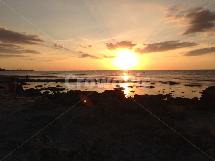 일몰,바다,노을,구름,해변,일출,자연,풍경,nature,landscape,sunset,dusk,황혼,dawn,새벽,red sky,붉은 하늘,outdoors,옥외,sky,하늘,light,빛,flare,플레어,sunlight,햇빛