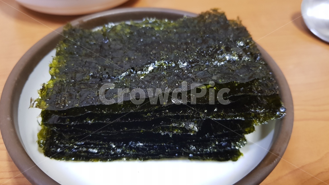 김,구운김,밥김,반찬,김밥,조리,조리김,조미김,밑반찬,접시,해초,음식,식재료,요리,food,cook,meal,dishes,food reserves,한식,한국음식,한국요리,korean food,korean dishes,korean meal,korean cook