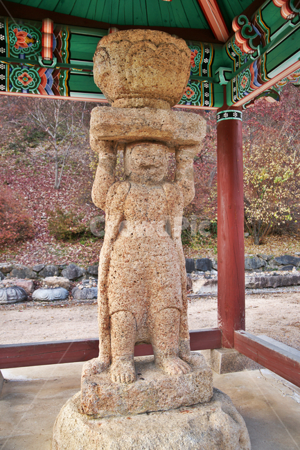 희견보살상,보물제1417호,신라시대,법주사,소신공양,법화경,공양,향로,한국전통,한국문화,korean traditional,korean culture,조각상,동상,석상,조형물,statue,bronze statue,stone statue