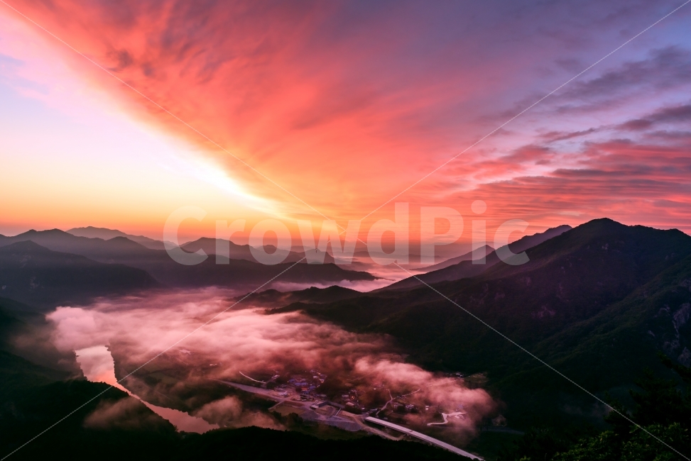 일출,풍경,운해,landscape,산,자연,풍경,nature,landscape,한국자연풍경,한국자연경관,korea nature landscape,색깔,색상,색채,색감,color sense,color sensitivity,feeling of color,outdoors,옥외,scenery,panoramic,파노라마,경치