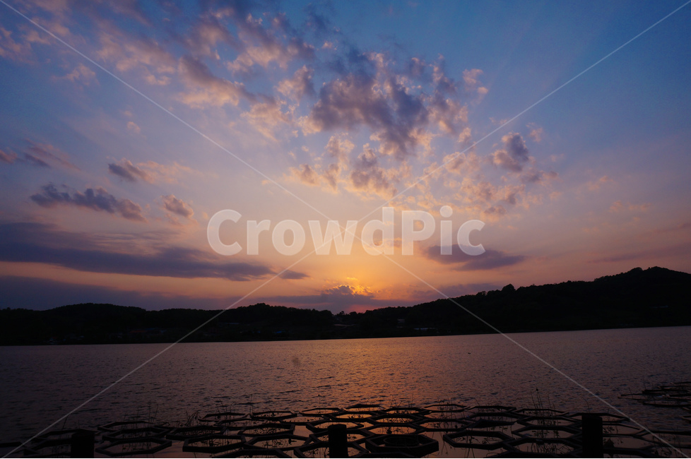신정호,호수,노을,태양,일몰,구름,자연,풍경,nature,landscape,outdoors,옥외,dusk,황혼,sunset,dawn,새벽,sky,하늘,red sky,붉은 하늘