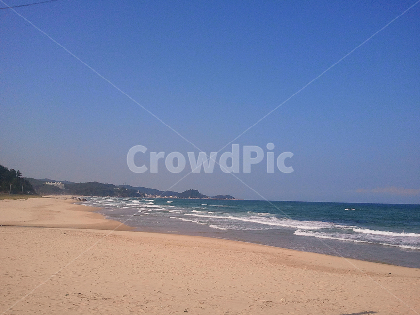 바다,파도,모래사장,모래,하늘,동해안,해변,감성,자연,풍경,nature,landscape,해변,바다,beach,sea,shoreline,해안선,water,물,ocean,대양,outdoors,옥외