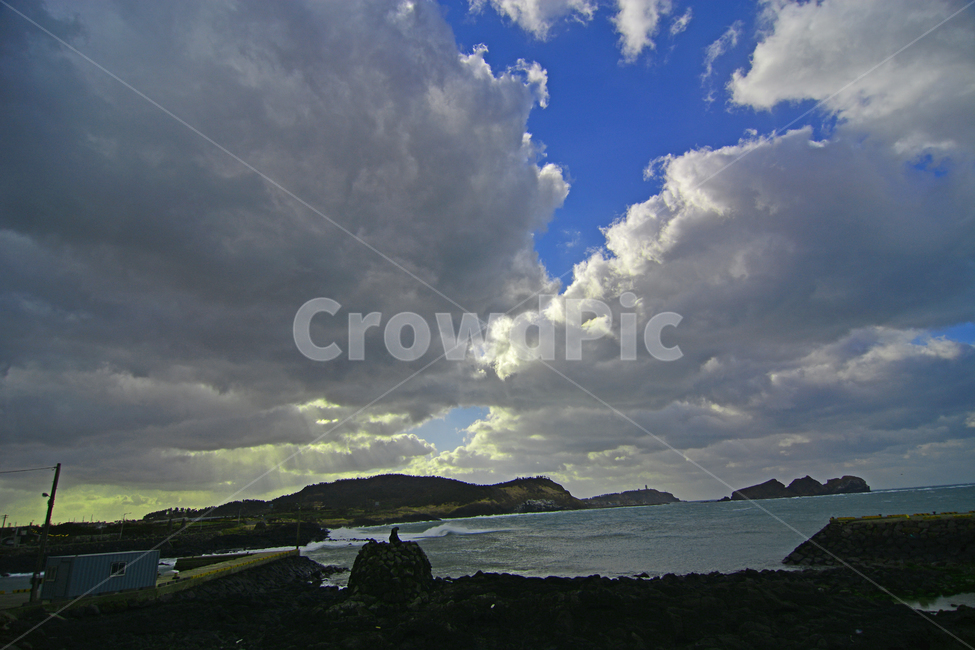 제주도,제주,제주바다,제주도바다,제주구름,제주풍경,제주도풍경,자연,풍경,nature,landscape,해변,바다,beach,sea,jeju,jejuisland,푸른하늘,파란바다,하얀등대,바다와등대,빛내림,강풍,바람,태풍,파도,날씨,계절,겨울바다