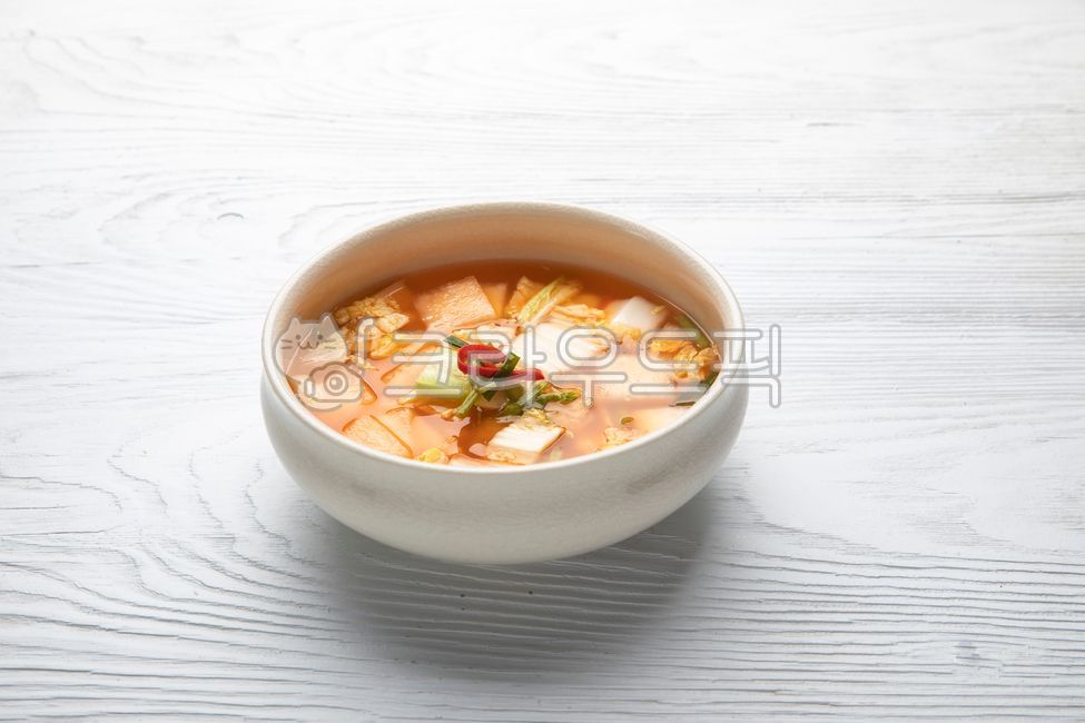 김치,김장,백김치,물김치,배추,무우,나막김치,나막물김치,음식,요리,반찬,그릇,고명,대추,채소,kimchi,makingkimchi,whitekimchi,waterkimchi,cabbag,napacabbage,foood,sidedish,vegetable,cooking,garnish,fall,가을,음식,식재료,요리,food,cook,meal,dishes,food reserves,한식,한국음식,한국요리,korean food,korean dishes,korean meal,korean cook