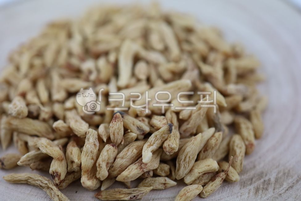 맥문동,건조맥문동,약재,약초,한약재,한방재료,한약재료