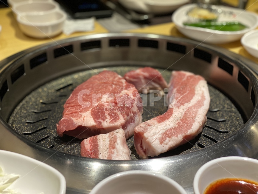 삼겹살,돼지고기,불판,회식,식사