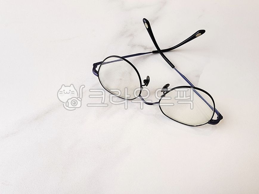 Glasses,ophthalmology,lenses,vision,myopia,astigmatism,hyperopia,concept,object,vision correction,glasses