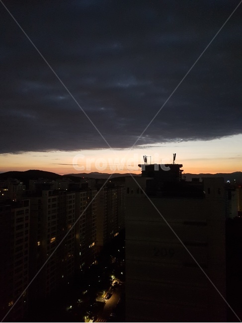 nature,자연,outdoors,옥외,새벽,일출,일출전,아파트,옥상,야경,밤,풍경,nightscape,night,landscape,도시,city