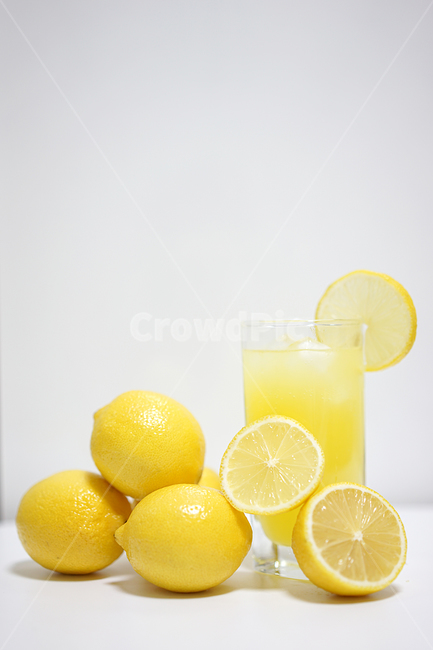 레몬에이드,레몬,신맛,노랑,옐로우,yellow,과일,음식,lemon,음식,식재료,요리,food,cook,meal,dishes,food reserves,과일,열매,fruit,음료수,drink,beverage