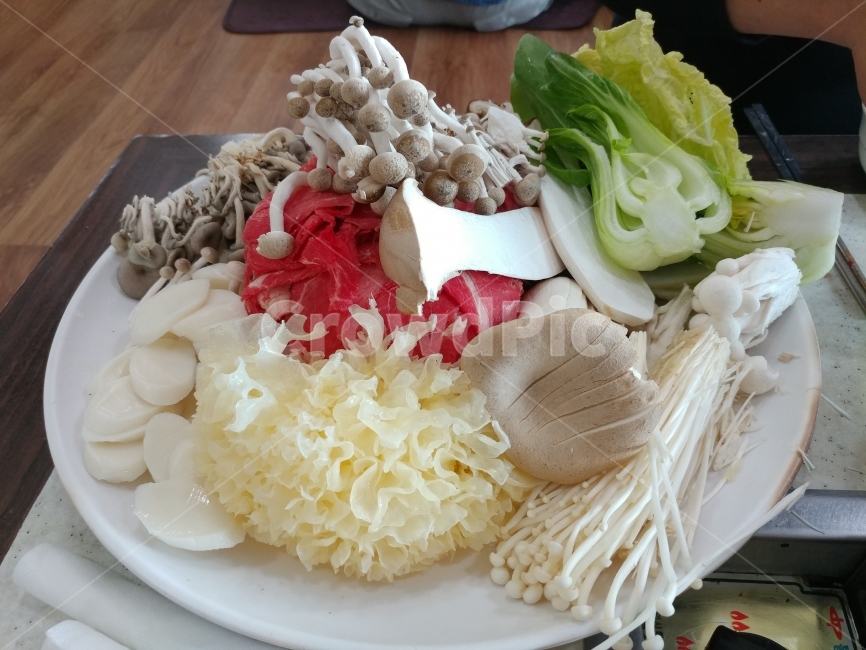 샤브샤브,버섯,요리,음식,재료,버섯,mushroom,음식,식재료,요리,food,cook,meal,dishes,food reserves,육류,고기,meat,채소,야채,vegetables