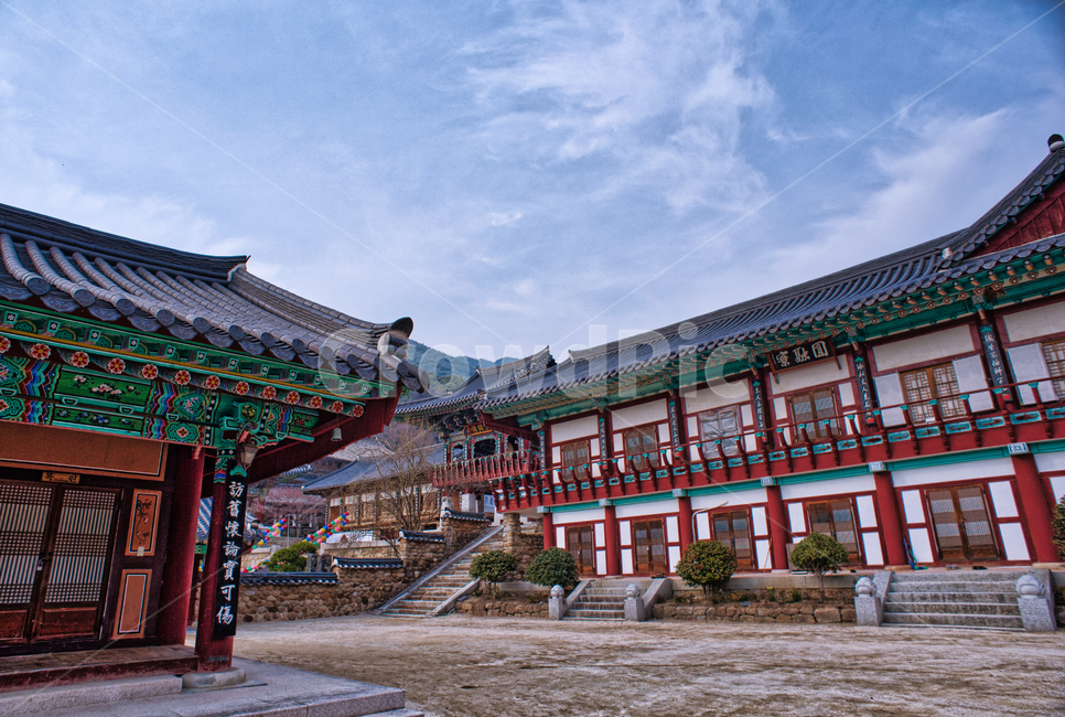 화엄사,풍경,천년고찰,사찰,지리산,한국전통,한국문화,korean traditional,korean culture,종교,신앙,religion,belief,faith,건축물,건물외관,exterior,building,structure,architecture,construction