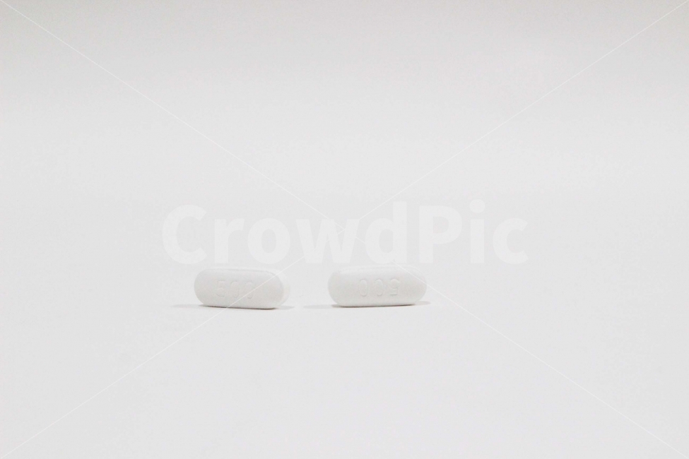 약,알약,비상약,두통약,의약품,의료,의학,병원,medical,hospital,clinic,누끼,remove background