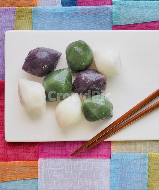 송편,한국음식,식품,한식,한국문화,한국,배경,음식문화,웰빙,문화,아시아,아시아음식,접시,전통,설날,추석,음식,추석음식,설날음식,명절,명절음식,떡,koreanfood,korea,koreanculture,food,background,foodculture,wellbeing,culture,asia,asianfood,dish,tradition,ricecake,녹색,흰색,한국전통,한국문화,korean traditional,korean culture,음식,식재료,요리,food,cook,meal,dishes,food reserves,한식,한국음식,한국요리,korean food,korean dishes,korean meal,korean cook