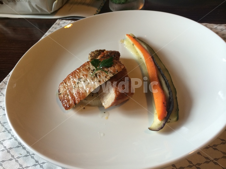닭가슴살,가지요리,접시,양식,음식,요리,음식,식재료,요리,food,cook,meal,dishes,food reserves,양식,서양음식,서양요리,western food,western dishes,western meal,western cook