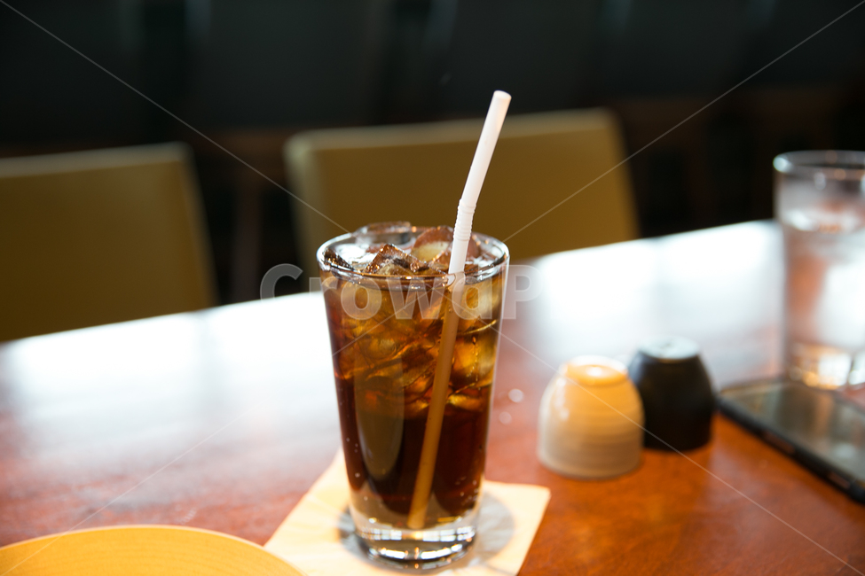 콜라,얼음,얼음콜라,음료수,탄산음료,음료수,drink,beverage
