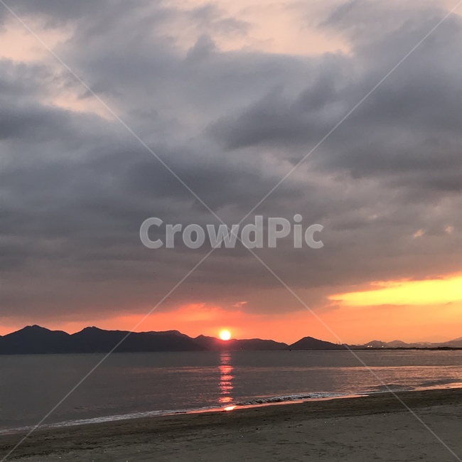 해질녘,노을,감성,하늘,바다,자연,풍경,nature,landscape,해변,바다,beach,sea,outdoors,옥외,dusk,황혼,sunset,일몰,dawn,새벽,sky,red sky,붉은 하늘