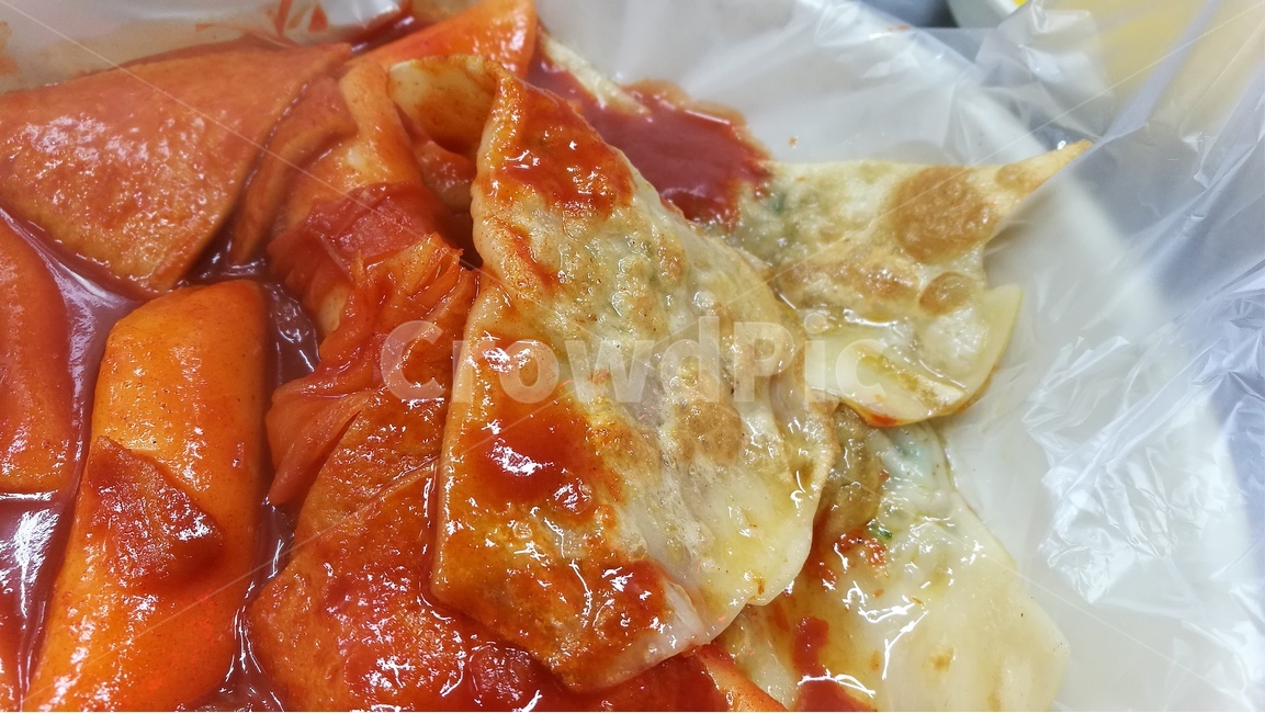 시장,음식,납작만두,떡볶이,비닐,시장음식,맛집,맵다,매운요리,길거리음식,군것질,음식,식재료,요리,food,cook,meal,dishes,food reserves,한식,한국음식,한국요리,korean food,korean dishes,korean meal,korean cook,디저트,간식,후식,dessert,snack
