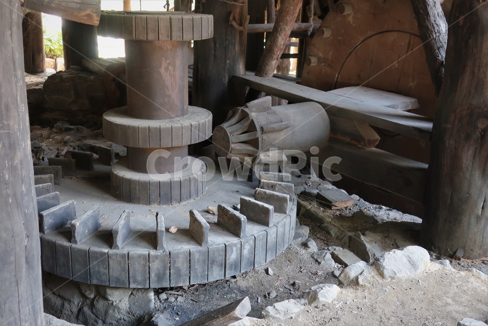 work place,machine,work,smithy,sight,equipment,wood,Gear,space,gear