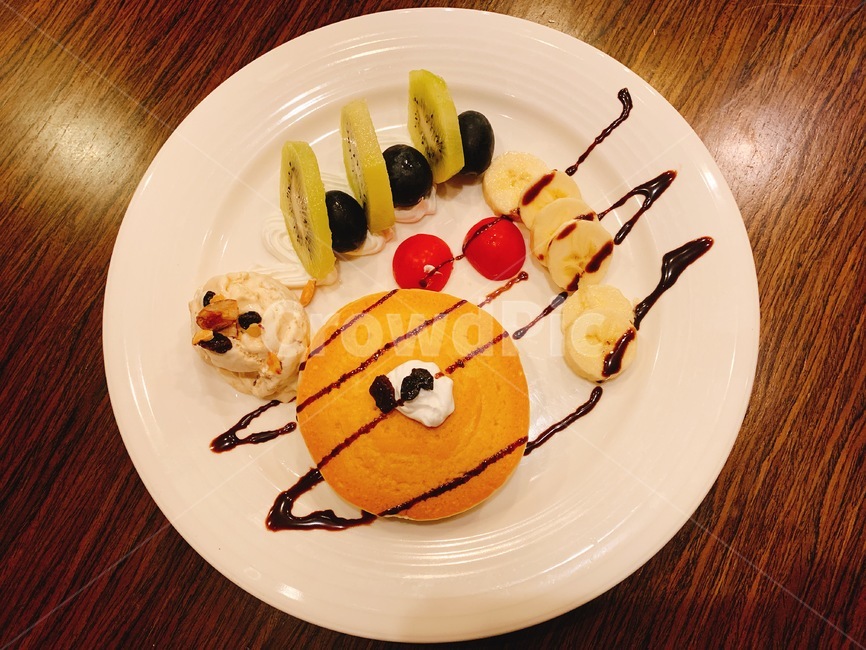 브런치,음식,팬케이크,디저트,플레이팅,과일,food,dish,meal,과자,요리,식사,sweets
