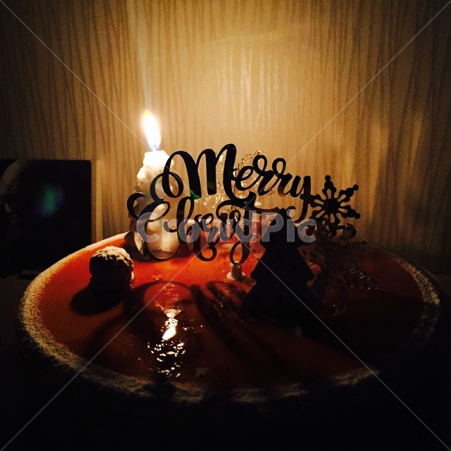 크리스마스,메리크리스마스,케익,조명,촛불,분위기,역광,그림자,쉐도우,기념일,축하,anniversary,congratulation,celebrate,celebration,메리크리스마스,성탄절,merry christmas