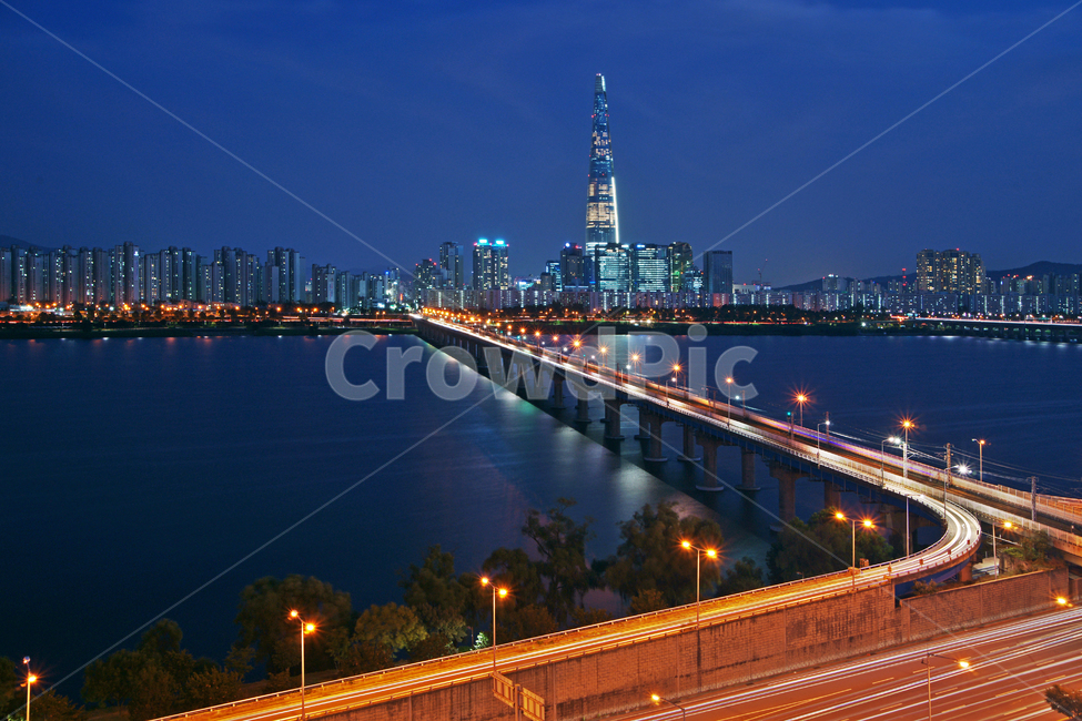 한강,잠실철교,잠실,한강다리,강변북로,롯데월트타워,도로,야경,야경,밤,풍경,nightscape,night,landscape,도시,city,한국도시풍경,한국도시경관,korea cityscape