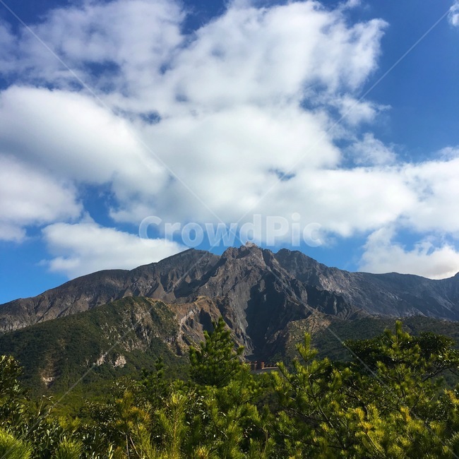 산,활화산,구름,하늘,나무,자연,풍경,일본,sky,tree,cloud,mountain,landscape,japan,activevolcano,volcano,green,white,nature,naturalscenery,자연,풍경,nature,landscape,mountain range,산맥,outdoors,옥외