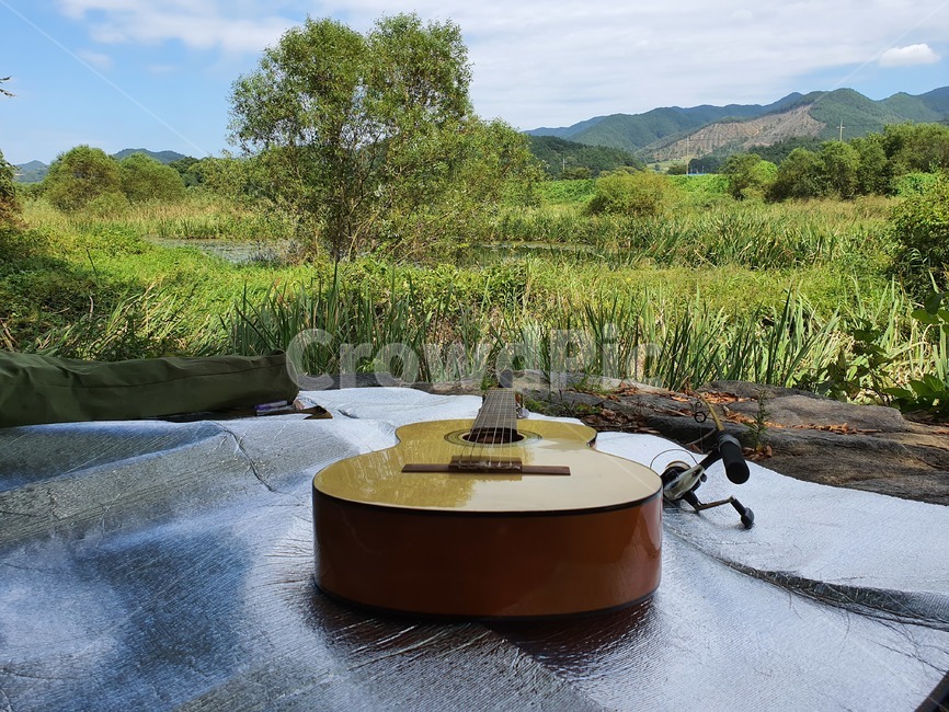 천변,하천,시골,통기타,낚시대,stream,country,fishing,acousticguitar