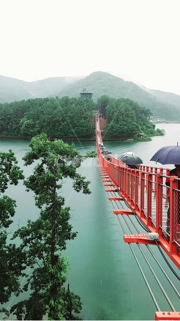 구름다리,다리,연못다리,저수지다리,연결다리,자연,풍경,nature,landscape,handrail,난간,banister,building,건물